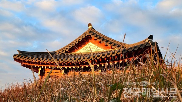 전남 보성군 복내면 당촌리에 전남도 민속문화재 제34호로 지정된 별신당과 천인정이 함께 자리하고 있다.