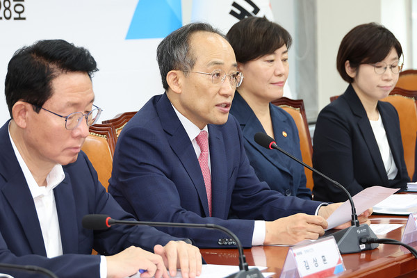 국민의힘 추경호 원내대표가 10일 오전 서울 여의도 국회에서 열린 '추석 성수품 수급 점검 및 수확기 쌀값과 한우 가격 안정 대책' 민당정 협의회에서 발언하고 있다. [연합뉴스]