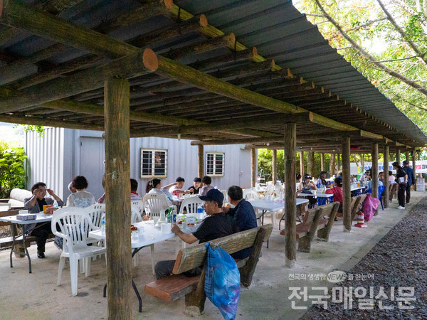 전남 곡성군 죽곡면에서 추석을 맞아 최근 제25회 동계초등학교 총동문이 한마음대회가 성황리에 열렸다. 