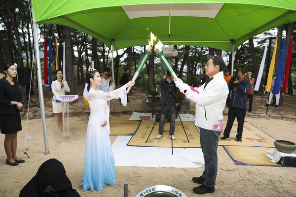 3일 오후 김해 구지봉에서 열린 '2024년 전국장애인체전' 성화 공식 채화식이 열렸다.[김해시 제공]