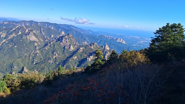 4일 설악산 소청대피소에서 바라본 풍경. [설악산국립공원사무소 제공]