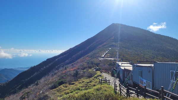 4일 설악산 중청대피소에서 바라본 풍경. [설악산국립공원사무소 제공]